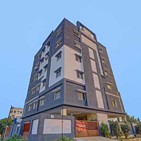 Oyo 81589 Aruna Dwraka Homes Hyderabad Exterior photo
