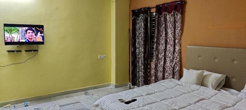 Oyo 81589 Aruna Dwraka Homes Hyderabad Exterior photo